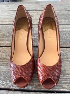 COLE HAAN woven peep-toe heels, size 9.